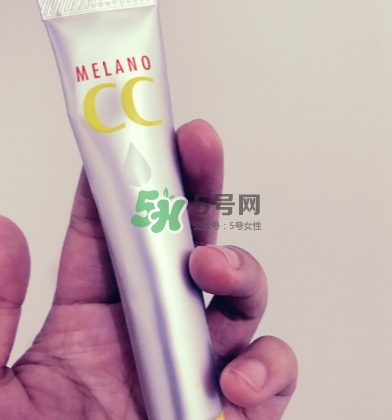olay小白瓶和樂敦cc美容液哪個好？olay小白瓶和樂敦cc順序
