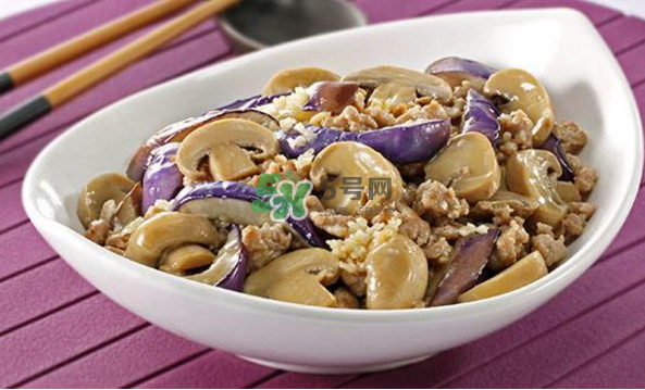 蘑菇不能和茄子一起吃嗎？蘑菇不能和什么一起吃？