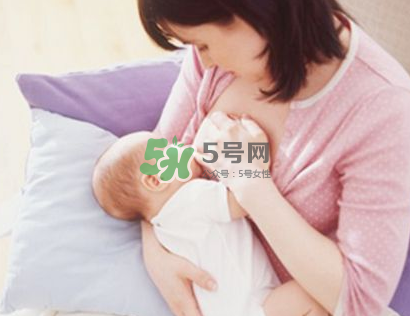 母乳喂養(yǎng)會乳糖不耐受嗎？母乳喂養(yǎng)會過度喂養(yǎng)嗎？