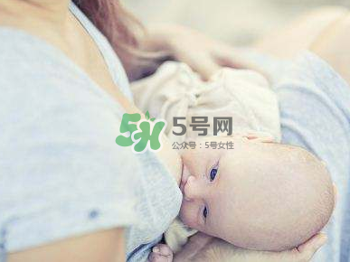 母乳喂養(yǎng)會(huì)積食嗎？純母乳喂養(yǎng)的寶寶會(huì)積食嗎？