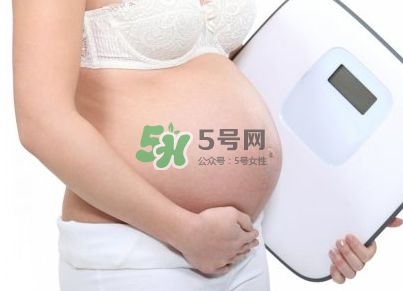 臍帶繞頸是什么原因造成的？臍帶繞頸是多休息還是多運動？