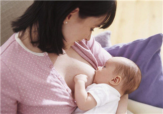 母乳喂養(yǎng)會(huì)積食嗎？純母乳喂養(yǎng)的寶寶會(huì)積食嗎？