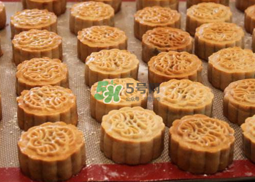 烤月餅用錫紙還是油紙？烤月餅是不是一定要墊錫紙？