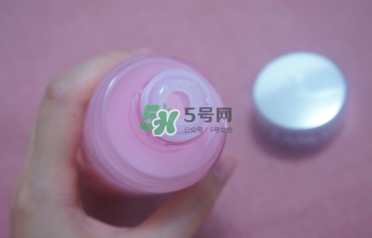 蘭蔻粉水和神仙水哪個好？粉水和神仙水可以一起用嗎？