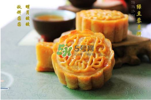 月餅烤裂了什么原因？月餅烤的時(shí)候?yàn)槭裁磿?huì)變形？
