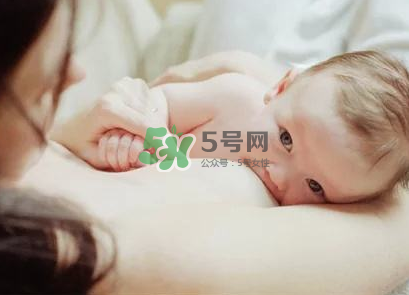 母乳喂養(yǎng)預(yù)防乳腺癌嗎？不喂母乳會(huì)的乳腺癌嗎？