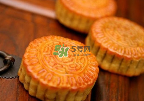 廣式月餅為什么硬？月餅皮發(fā)硬怎么辦？
