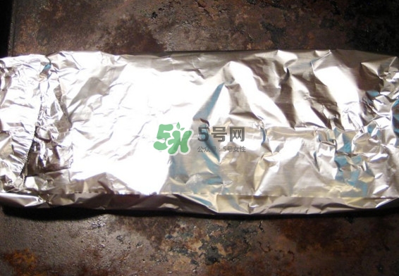 錫紙有毒嗎？錫紙是鋁箔紙嗎？