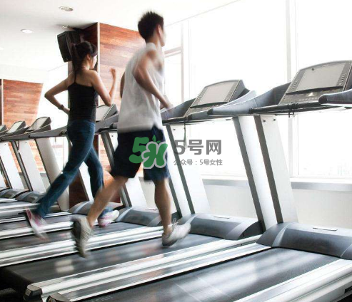 動(dòng)感單車和跑步機(jī)哪個(gè)減肥效果好？動(dòng)感單車和跑步機(jī)哪個(gè)瘦腿快？