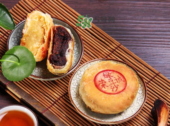 酥皮月餅烤多長(zhǎng)時(shí)間？酥皮月餅水油面比例