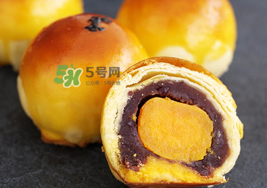 蛋黃酥多少錢(qián)一個(gè)？蛋黃酥多少錢(qián)一盒？
