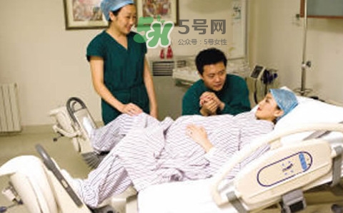 無(wú)痛分娩生的時(shí)候痛嗎？無(wú)痛分娩對(duì)寶寶有影響嗎