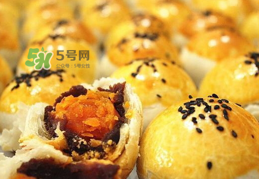 蛋黃酥為什么會(huì)爆開？蛋黃酥爆餡是什么原因？