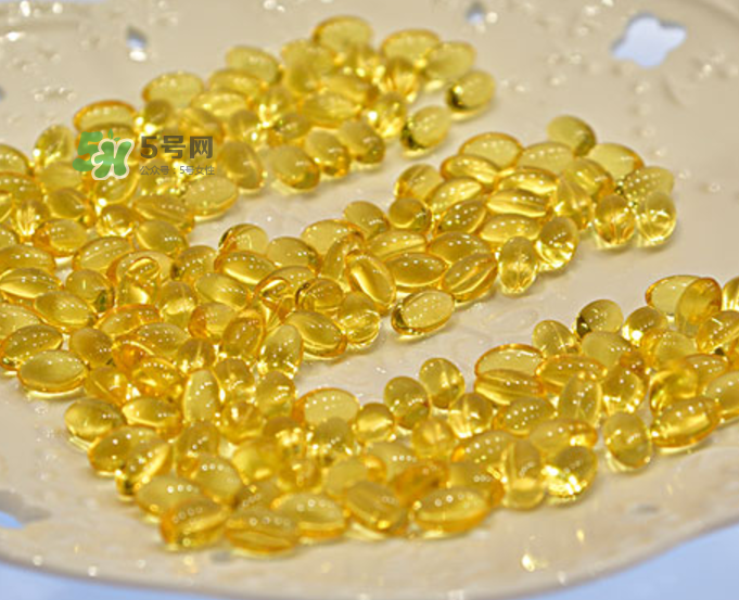 魚肝油可以和鈣一起吃嗎？魚肝油可以和奶粉一起吃嗎？