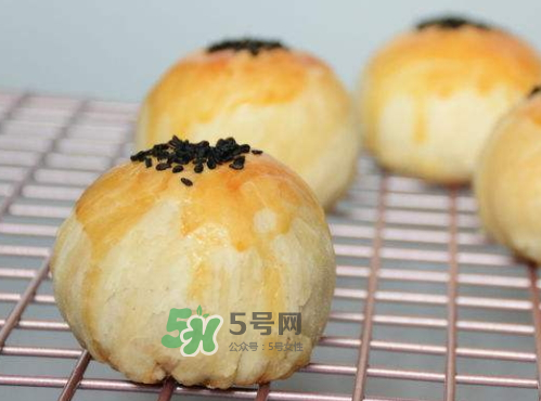 蛋黃酥烤多長時(shí)間最好？蛋黃酥烤多久？