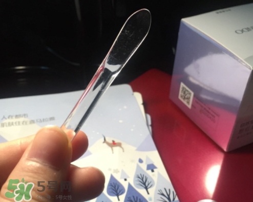 自然堂粉紅素顏霜怎么用？自然堂粉紅素顏霜使用心得