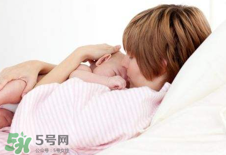 哺乳期來(lái)例假奶水會(huì)變少嗎？哺乳期來(lái)月經(jīng)奶水減少怎么辦？