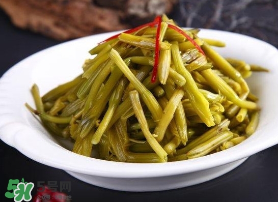 為什么說黃花菜都涼了？黃花菜為什么要抽芯