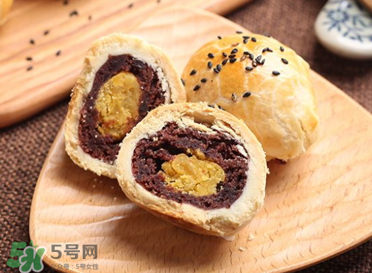 ?蛋黃酥可以不用豬油嗎？蛋黃酥用什么油好？