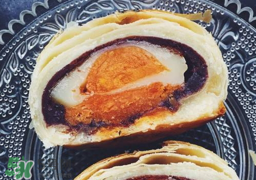 為什么蛋黃酥的皮很硬？蛋黃酥油皮太硬怎么辦？