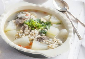 產(chǎn)婦鯽魚湯什么時候喝？產(chǎn)婦鯽魚湯放調(diào)料嗎？