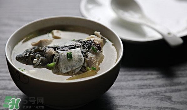 孕婦鯽魚湯可以放姜嗎？孕婦鯽魚湯能放料酒嗎？
