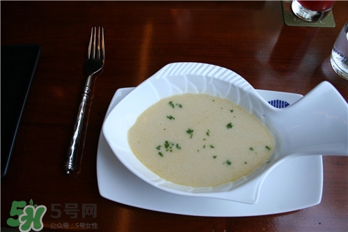 鯽魚湯怎么去腥味？鯽魚湯熬多長時間最好？