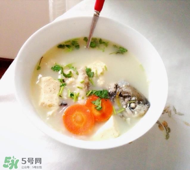 鯽魚湯怎么去腥味？鯽魚湯熬多長時間最好？
