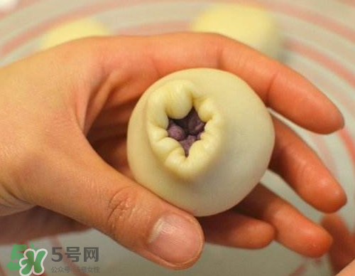 蛋黃酥油皮怎么揉出膜？蛋黃酥油皮不出膜怎么辦？