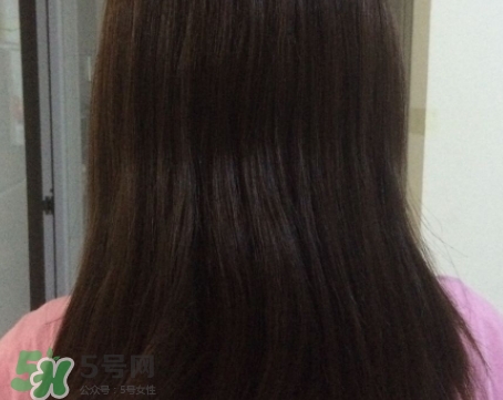 護(hù)發(fā)精油什么時(shí)候用最好？護(hù)發(fā)精油什么時(shí)候涂頭發(fā)