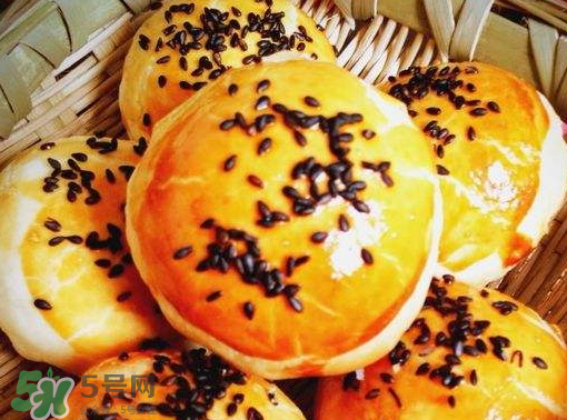 蛋黃酥用什么面粉？蛋黃酥能用低筋面粉嗎？