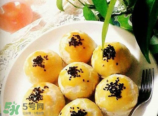 蛋黃酥用什么面粉？蛋黃酥能用低筋面粉嗎？