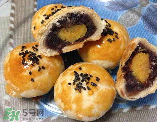 蛋黃酥用什么面粉？蛋黃酥能用低筋面粉嗎？