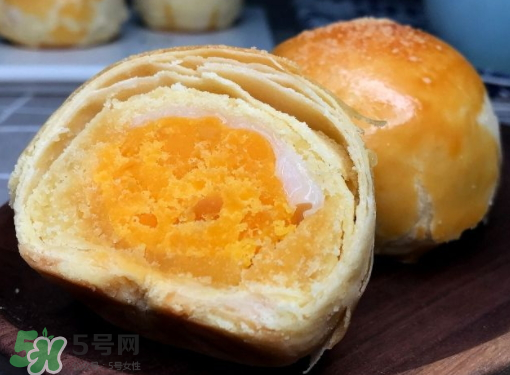 蛋黃酥可以用黃油嗎？蛋黃酥用豬油還是黃油？