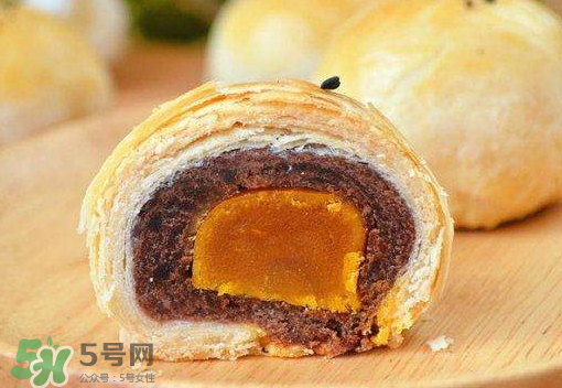 蛋黃酥可以用黃油嗎？蛋黃酥用豬油還是黃油？