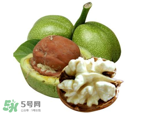 鮮核桃和干核桃哪個更有營養(yǎng)？鮮核桃和干核桃哪個營養(yǎng)價值高？