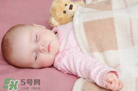 怎么樣培養(yǎng)寶寶自己入睡？怎么樣培養(yǎng)寶寶整夜睡覺？