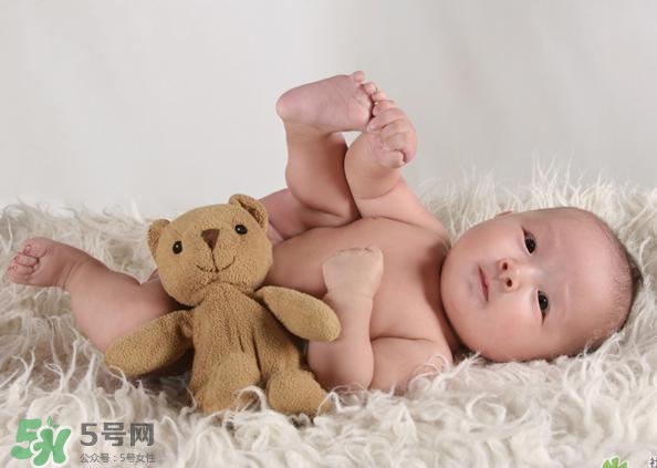 寶寶驚厥是什么癥狀？如何區(qū)別寶寶驚厥和驚跳？
