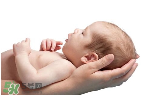 新生寶寶怎么抱？新生寶寶可以豎著抱嗎？