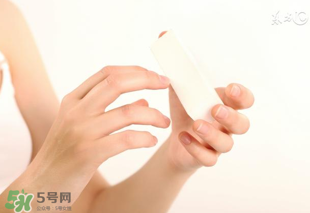 指甲上沒(méi)有月牙是缺什么？指甲上沒(méi)有月牙怎么補(bǔ)？