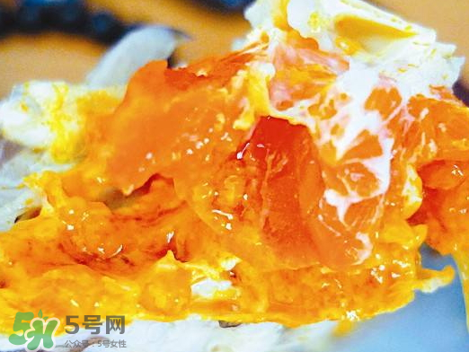 蟹黃是黑色的怎么回事？蟹黃中間有黑的是什么？