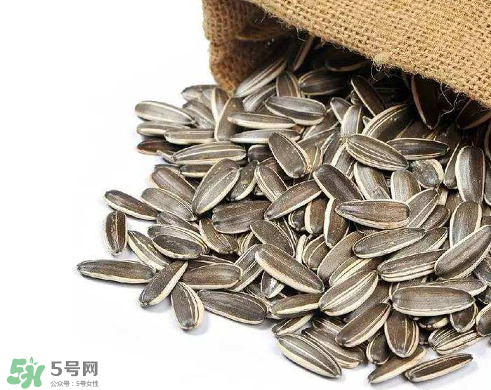 葵花籽是發(fā)物嗎？葵花籽致癌嗎？