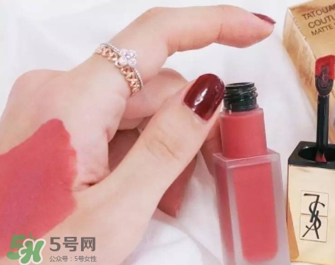 ysl絲絨啞光唇釉怎么樣？ysl啞光唇釉和香奈兒印記唇釉