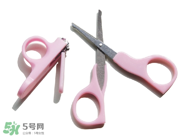 未滿月的寶寶可以剪指甲嗎？寶寶多久剪一次指甲？
