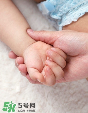 寶寶剪指甲剪到肉怎么辦？寶寶剪指甲流血了怎么辦？