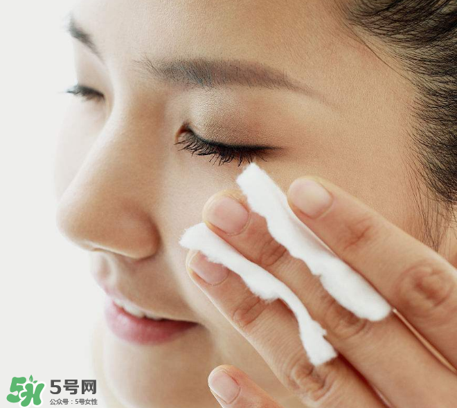 美白水可以去痘印嗎？人們對化妝水有哪些誤區(qū)？