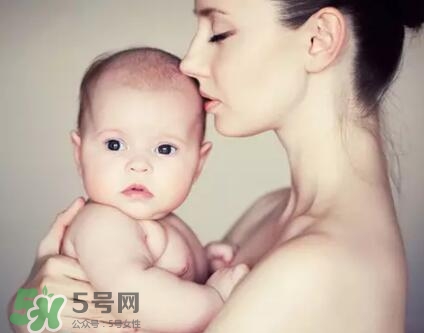 母乳到什么時(shí)候就沒營養(yǎng)了？母乳什么時(shí)候斷最好？