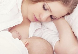 母乳喂養(yǎng)的寶寶需要喂水嗎？母乳喂養(yǎng)的重要性