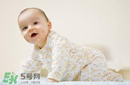 寶寶睡覺突然大哭是什么原因？寶寶睡覺突然哭醒怎么辦？
