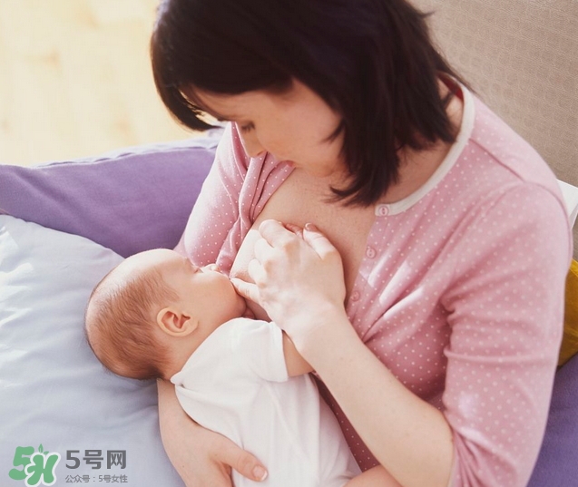 母乳喂養(yǎng)胸部會(huì)變形嗎？如何避免產(chǎn)后乳房變形？